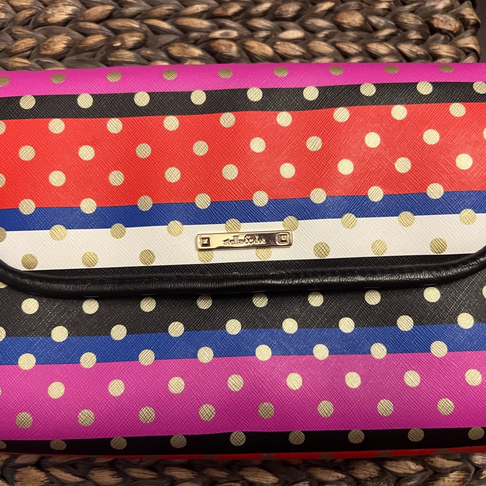 Like new Stella and Dot toiletry hanging bag.